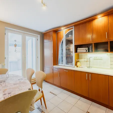 Charm Haven * Laibach