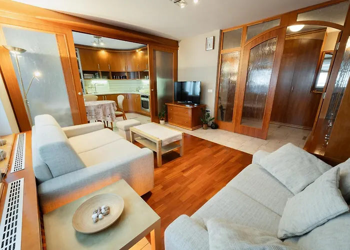 Charm Haven * Laibach